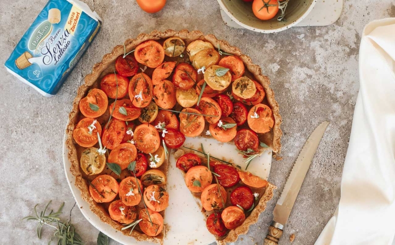 Torta Salata Senza Lattosio Con Pomodorini Gialli Arancioni E Rossi Dalla Torre Val Di Non